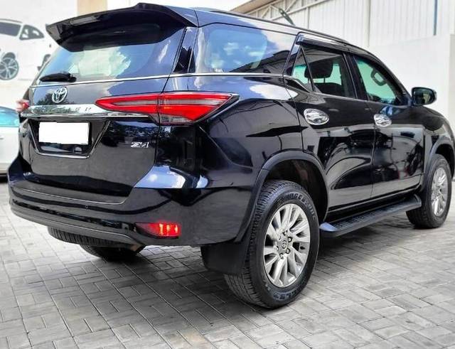 https://images10.gaadi.com/usedcar_image/3455465/original/usedcar_1_17__10151684840878_1684840948_fafa5783-9c69-4e01-a95a-84ea2edbb303.jpeg?imwidth=6401