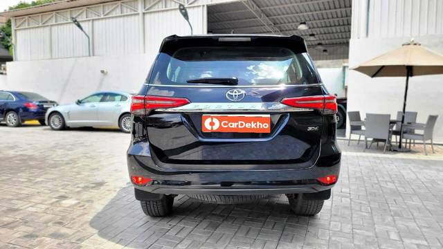 https://images10.gaadi.com/usedcar_image/3455465/original/usedcar_1_20__10151684840878_1684840948_fafa5783-9c69-4e01-a95a-84ea2edbb303.jpeg?imwidth=6402