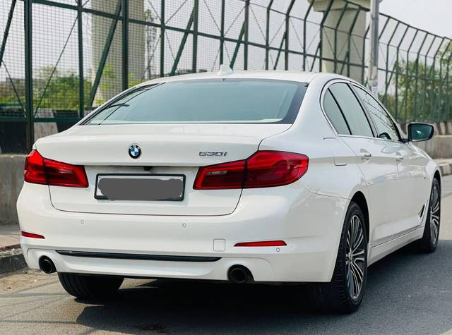 https://images10.gaadi.com/usedcar_image/3455480/original/used_car_2777888_1684844799_15b1c6d4-3b5d-45ac-b37e-c6d48b351e16.jpg?imwidth=6401