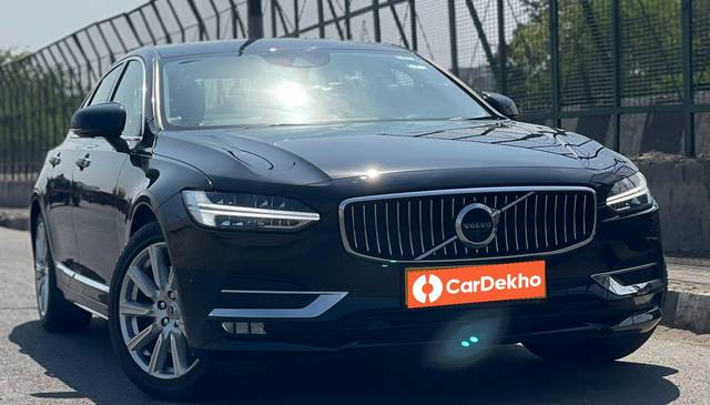 https://images10.gaadi.com/usedcar_image/3455486/original/used_car_2777893_1684906224_2f43d893-d5be-4e79-ba3b-62552cfba765.jpg?imwidth=6400