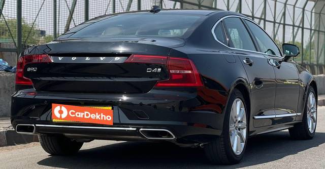 https://images10.gaadi.com/usedcar_image/3455486/original/used_car_2777893_1684906230_2f43d893-d5be-4e79-ba3b-62552cfba765.jpg?imwidth=6402
