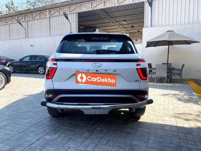 https://images10.gaadi.com/usedcar_image/3455499/original/usedcar_1_5__2777904_1684998061_ed3ad23a-4e8b-40b5-8bfb-5b78eaadd0df.jpeg?imwidth=6402