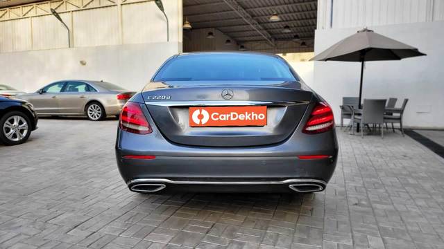 https://images10.gaadi.com/usedcar_image/3455508/original/usedcar_1_17__2777912_1689840378_58c1f0af-7665-4e07-a901-5237633b831f.jpeg?imwidth=6402