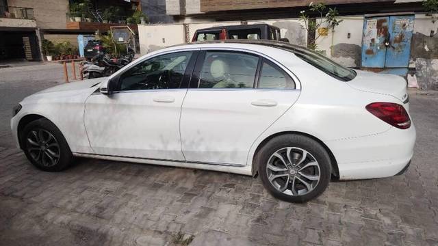 https://images10.gaadi.com/usedcar_image/3455554/original/ef9b08c0-0f85-41ed-94ee-934015d03ab6-VCC_IMG_1684236062470_1736611_95_1684236256_7511ea68-dda0-44ed-9c5a-1042b44dd2ae.jpg?imwidth=6402