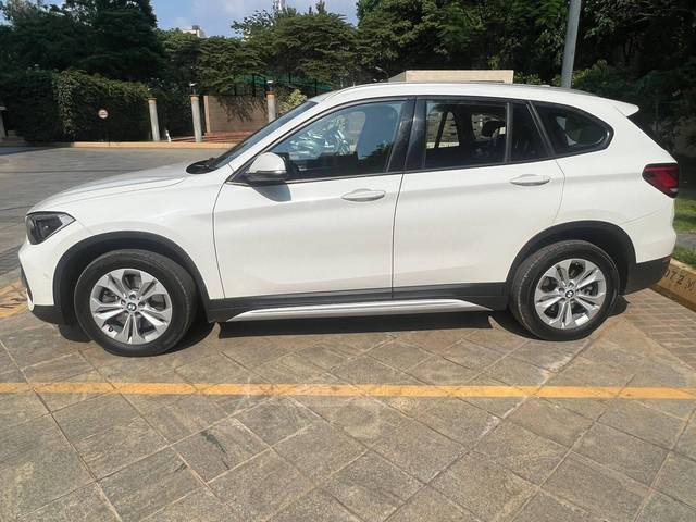 https://images10.gaadi.com/usedcar_image/3455561/original/used_car_2777958_1684845537_636d23fb-4980-4713-973e-d94feb6afd70.jpg?imwidth=6402