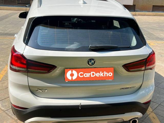 https://images10.gaadi.com/usedcar_image/3455561/original/used_car_2777958_1684845545_636d23fb-4980-4713-973e-d94feb6afd70.jpg?imwidth=6401