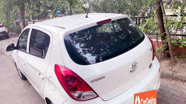 https://images10.gaadi.com/usedcar_image/3455572/original/2c75b7e5-bf22-4e11-a1ac-483088d89bd3_687e516b-7c4c-4114-ba89-f34348ccd208.jpeg?imwidth=6402