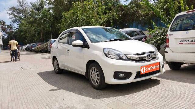 https://images10.gaadi.com/usedcar_image/3455765/original/c024c708-e9ab-42ce-994a-3d4568cd3c2a-VCC_IMG_1684299184036_1736735_116_1684299281_62693b66-ecc9-47c8-b3d3-a2a18c1cf7bc.jpg?imwidth=6400