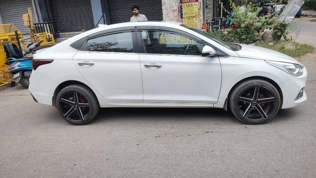 https://images10.gaadi.com/usedcar_image/3455803/original/0bae8af8-72c8-4469-a497-950a2fcf9bdc-VCC_IMG_1684296413587_1736723_97_1684296581_8e69a271-5352-40a7-b291-07a043e99bd8.jpg?imwidth=6400