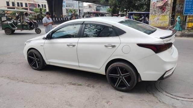 https://images10.gaadi.com/usedcar_image/3455803/original/4709459e-6a3f-4470-b3e3-be0c02a3ba38-VCC_IMG_1684296427073_1736723_95_1684296573_8e69a271-5352-40a7-b291-07a043e99bd8.jpg?imwidth=6402