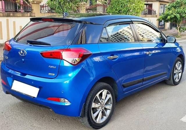 https://images10.gaadi.com/usedcar_image/3455895/original/389bf112-0898-468d-b7a7-1c4ca67fb20e_a5c1d15e-4a60-4e92-84ab-106986ad9f03.jpg?imwidth=6402