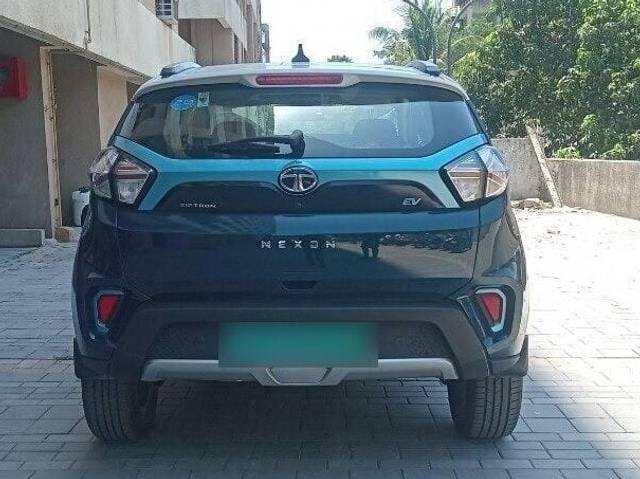 https://images10.gaadi.com/usedcar_image/3456013/original/zz1_crop_img_6480368bbe5ca_1686124171.jpg?imwidth=6402