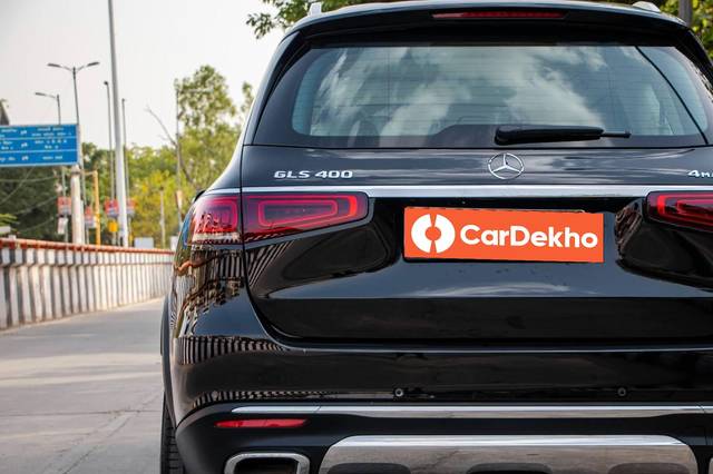 https://images10.gaadi.com/usedcar_image/3456111/original/used_car_2778377_1684918774_91129fab-048a-4b06-a756-cea308f267bb_ec21fed4-9b4a-4199-bbc4-629c1df1090c.jpg?imwidth=6402