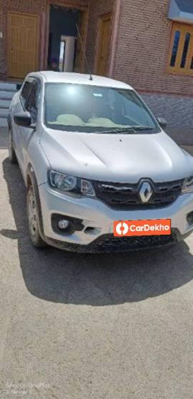 https://images10.gaadi.com/usedcar_image/3456261/original/f1da916f-63e1-43be-8712-50235b4e2bc4_8184136f-2beb-4954-bfaf-cb407c636808.jpg?imwidth=6400