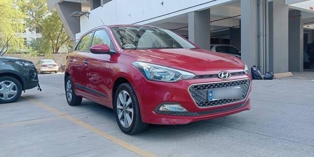 https://images10.gaadi.com/usedcar_image/3456364/original/bc9ca9c7-b705-41a2-9d49-d84396ab5562-VCC_1736977_116_1684325194_11c62c6e-a6f8-4ab1-96a2-15fdb15eb20e.jpg?imwidth=6400