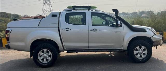 https://images10.gaadi.com/usedcar_image/3456515/original/zz1_crop_img_648171bc99d42_1686204860.jpg?imwidth=6401