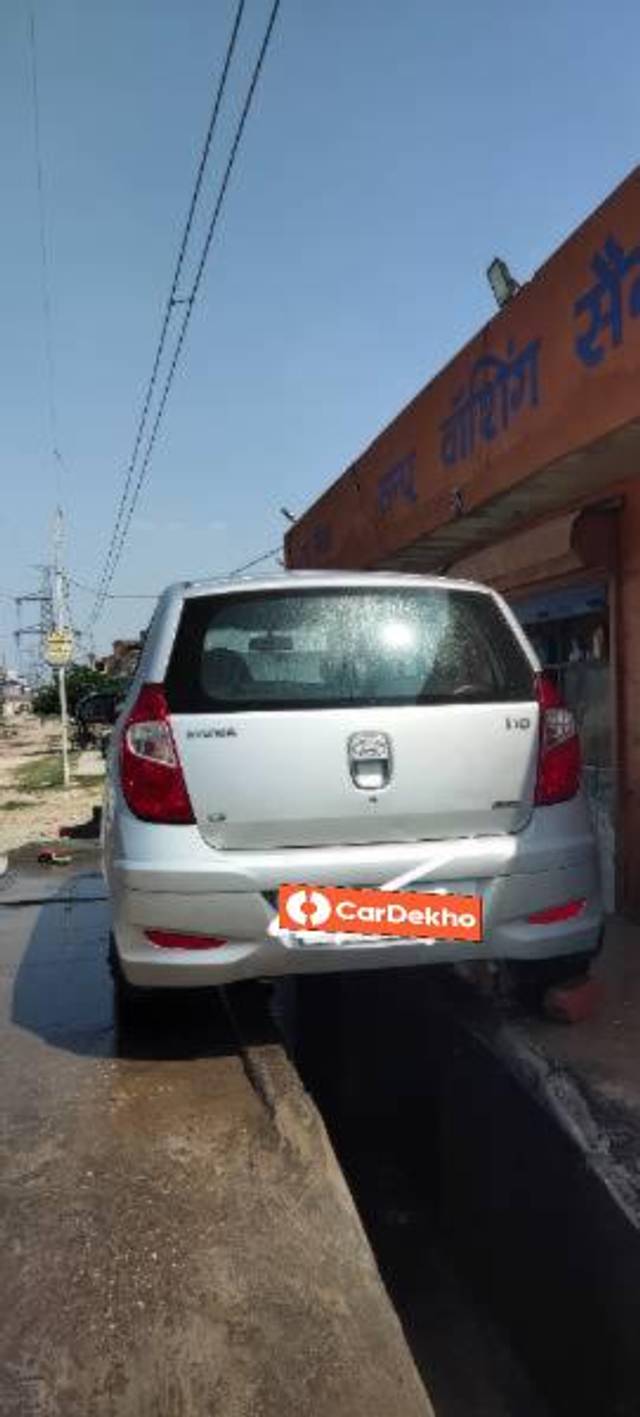 https://images10.gaadi.com/usedcar_image/3456520/original/9eb883e3-b01e-4abe-a180-ec711e4237a6_032ff4b1-1af7-481a-9d61-e4b68cc91013.jpg?imwidth=6400