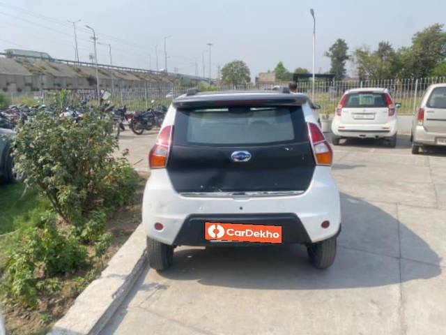 https://images10.gaadi.com/usedcar_image/3456549/original/a8bb7d52-c389-46d1-93ff-b236804a961e_34364796-c749-4506-96c2-61cab4d431c1.jpeg?imwidth=6401