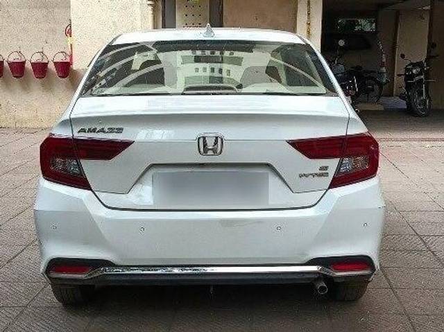 https://images10.gaadi.com/usedcar_image/3456605/original/zz1_crop_img_64801df0d661f_1686117872.jpg?imwidth=6402