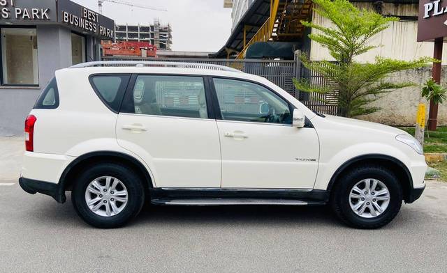 https://images10.gaadi.com/usedcar_image/3456757/original/used_car_2778860_1685001235_98cade02-1057-4405-a406-901402d93526.jpg?imwidth=6401