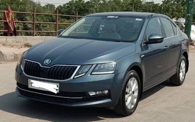 https://images10.gaadi.com/usedcar_image/3456768/original/zz1_crop_img_648062e7a2469_1686135527.jpg?imwidth=6401