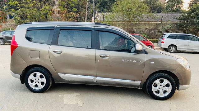 https://images10.gaadi.com/usedcar_image/3456891/original/used_car_2778978_1685008815_61a4c0cc-5aca-49e2-a91a-cb8468674cf4.jpg?imwidth=6401
