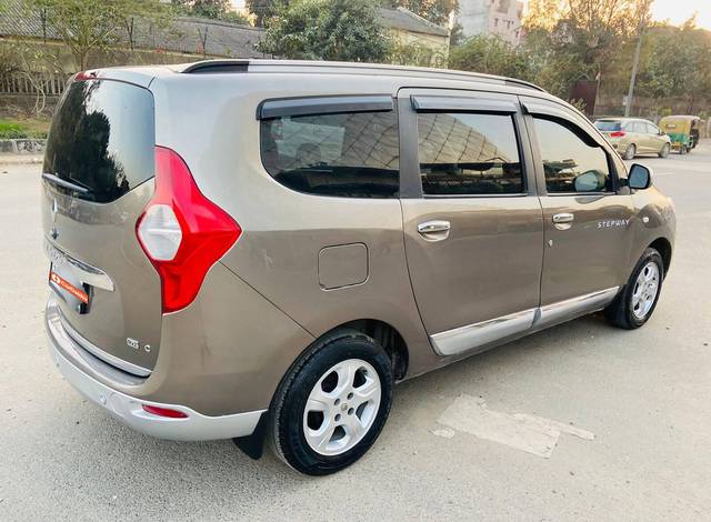 https://images10.gaadi.com/usedcar_image/3456891/original/used_car_2778978_1685008817_61a4c0cc-5aca-49e2-a91a-cb8468674cf4.jpg?imwidth=6402