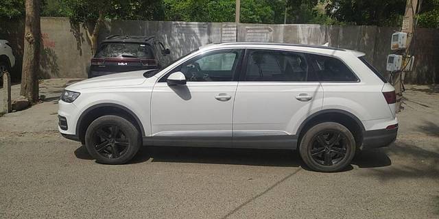 https://images10.gaadi.com/usedcar_image/3457021/original/d78fd338-fa73-4b39-aa99-8a46713deef0-VCC_IMG_1684399715445_1737413_95_1684399940_44852786-8ce3-41eb-a075-beab7830640f_3628987a-e15d-4dc6-9e6c-6351ebf0a4bf.jpg?imwidth=6402