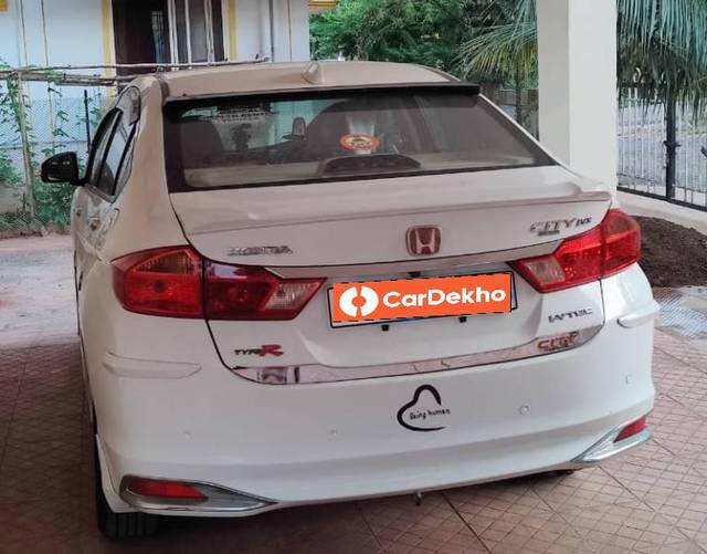 https://images10.gaadi.com/usedcar_image/3457097/original/05034d20-5bd9-43bd-adcb-3f43b48a5eea_7f5fb2d2-5203-4c57-9c7a-9da1731cfe8b.jpeg?imwidth=6402