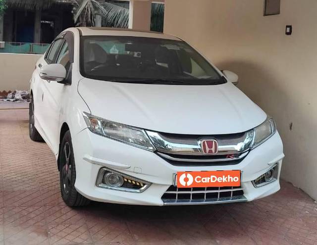 https://images10.gaadi.com/usedcar_image/3457097/original/0e2b25c1-a746-4dc8-8fc9-b2295c830d42_7f5fb2d2-5203-4c57-9c7a-9da1731cfe8b.jpeg?imwidth=6400