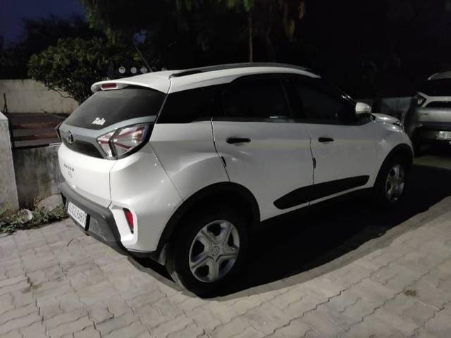 https://images10.gaadi.com/usedcar_image/3457121/original/16fb22dd-6f74-468e-b3dd-189c0b81550a_56e89f1b-e527-455a-bb6f-d574632bd9f3.jpg?imwidth=6402