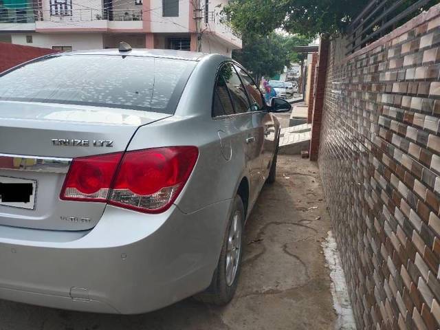 https://images10.gaadi.com/usedcar_image/3457124/original/ec0f8fa6-3195-4df0-849f-884796f1696a_fbe34763-5d56-40c6-a58f-3dd69308416f.jpg?imwidth=6400