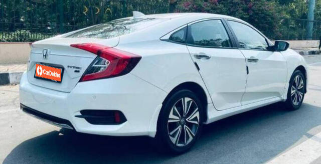 https://images10.gaadi.com/usedcar_image/3457130/original/used_car_2779147_1685027314_b20628b2-a796-4e9e-8dee-3470128adda6.png?imwidth=6402