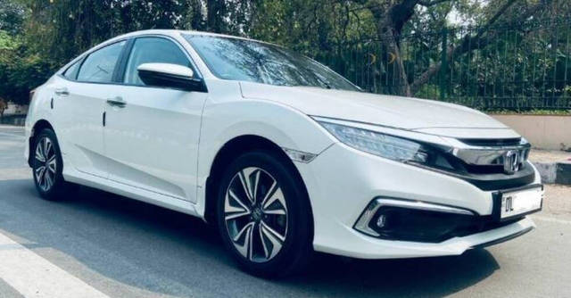 https://images10.gaadi.com/usedcar_image/3457130/original/used_car_2779147_1685027337_b20628b2-a796-4e9e-8dee-3470128adda6.png?imwidth=6400