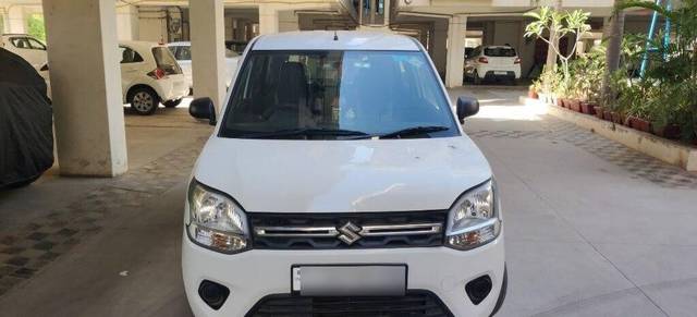 https://images10.gaadi.com/usedcar_image/3457136/original/6c9bacae-b7c0-4395-a9c6-c411a547ad30-VCC_1737519_94_1684421355_9d5c6fc6-2d1e-4e40-ba79-2a9327aa6c86.jpg?imwidth=6402