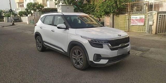 https://images10.gaadi.com/usedcar_image/3457160/original/f01f4e75-e59a-4bb9-a51d-208cddb7016e-VCC_1737586_116_1684423847_072036ef-ee4f-4c1c-8ade-1b0d843ee23c_31ca9585-f993-47a5-97aa-8324fcf7cc39.jpg?imwidth=6400