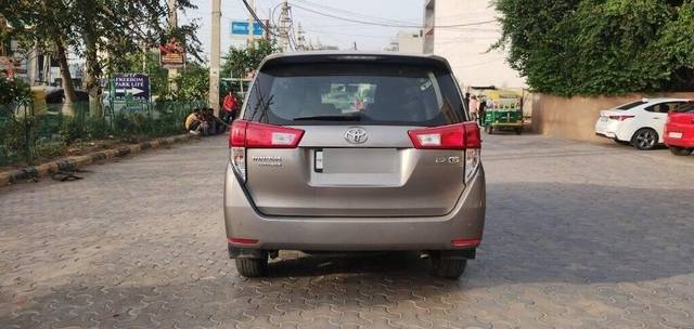 https://images10.gaadi.com/usedcar_image/3457168/original/6df12902-fbad-46a4-af19-95e040d6953d-VCC_1737611_96_1684428255_bcf1c900-45d1-4fb8-ad2a-63ed6732c1d9.jpg?imwidth=6401
