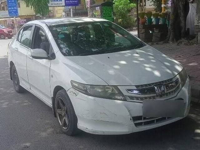 https://images10.gaadi.com/usedcar_image/3457224/original/zz1_crop_img_647adced6e6f1_1685773549.jpg?imwidth=6400