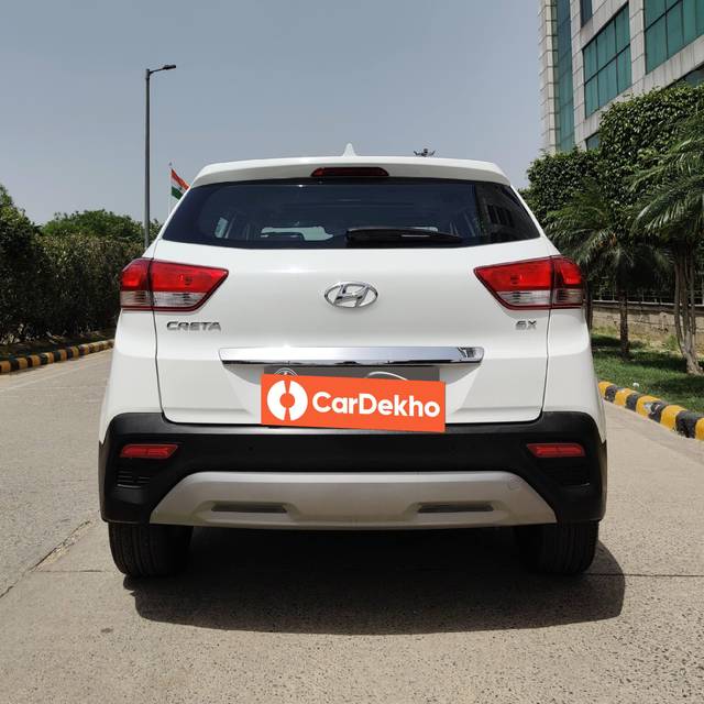 https://images10.gaadi.com/usedcar_image/3457238/original/used_car_2779211_1685071995_fc9f5f99-c862-448b-9602-502afc74889d.jpg?imwidth=6402
