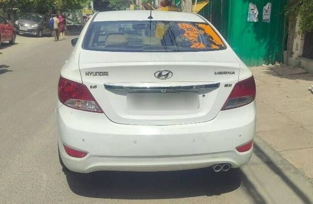 https://images10.gaadi.com/usedcar_image/3457276/original/52fc637d-f851-4829-9159-ce09c26036cd-VCC_1737727_96_1684473328_65e072b3-a26c-4aac-bbb1-3b856593c939.jpg?imwidth=6402