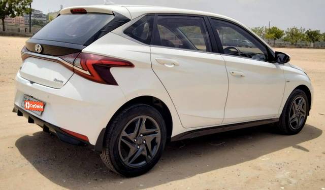 https://images10.gaadi.com/usedcar_image/3457316/original/usedcar_14_11461685082412_1685082445_c3d6b42d-e605-4ae5-a70b-998a101fb158.jpg?imwidth=6402