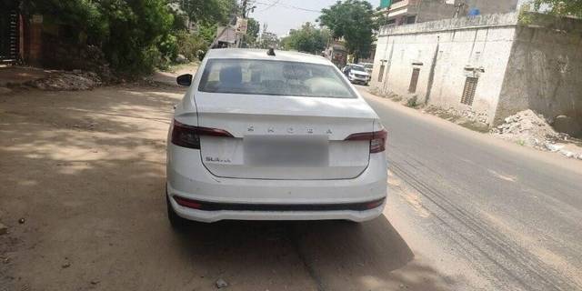 https://images10.gaadi.com/usedcar_image/3457489/original/35f8c34b-f422-4ae2-a3fa-a2126e296318-VCC_1737732_96_1684475275_1043c9f6-20f8-4302-ab57-06d903bc5573_74f34e76-659c-42bc-8f48-e2fc7d93b8d1.jpg?imwidth=6402