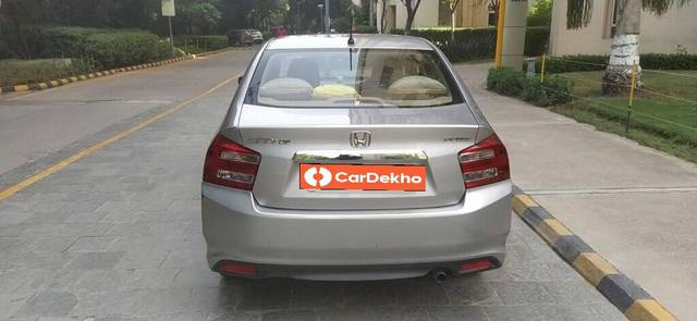 https://images10.gaadi.com/usedcar_image/3457490/original/c9145c1e-9103-427b-96b2-4968f69ec3cd-VCC_1737720_96_1684479263_6606f65f-8718-42e4-b8f9-a1226785dd35.jpg?imwidth=6402