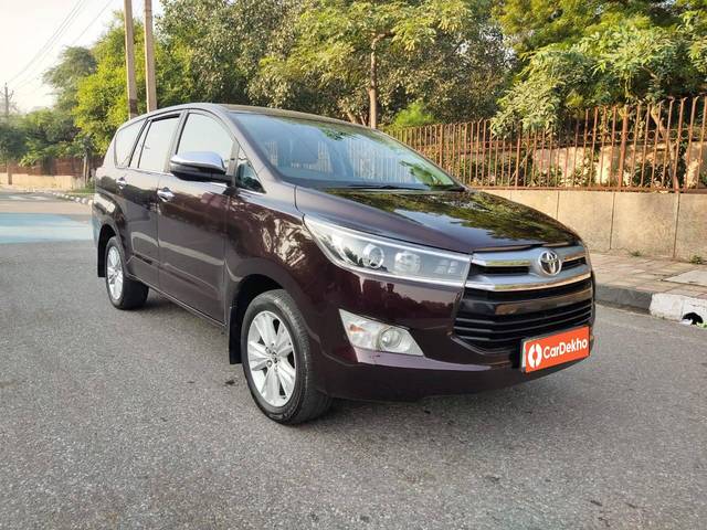Toyota Innova Crysta 2.8 ZX AT BSIV Toyota Innova Crysta 2.8 ZX AT BSIV