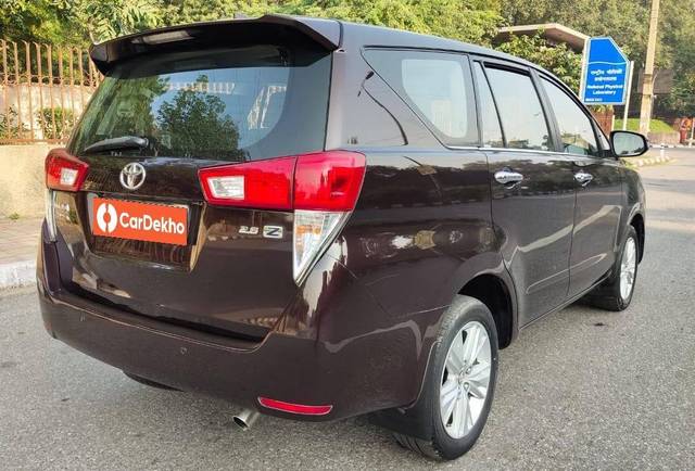 https://images10.gaadi.com/usedcar_image/3457502/original/zz1_crop_img_6479bf00e21b4_1685700352.jpg?imwidth=6401