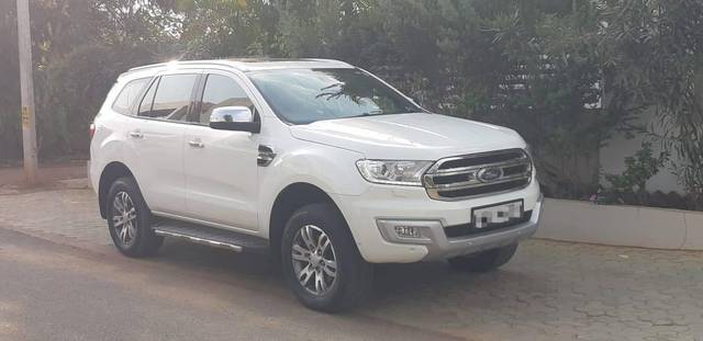 https://images10.gaadi.com/usedcar_image/3457567/original/used_car_2779501_1685087496_91a390f4-375f-477f-9ee0-f4b527194c8a.jpg?imwidth=6400