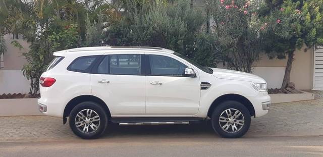 https://images10.gaadi.com/usedcar_image/3457567/original/used_car_2779501_1685087498_91a390f4-375f-477f-9ee0-f4b527194c8a.jpg?imwidth=6401