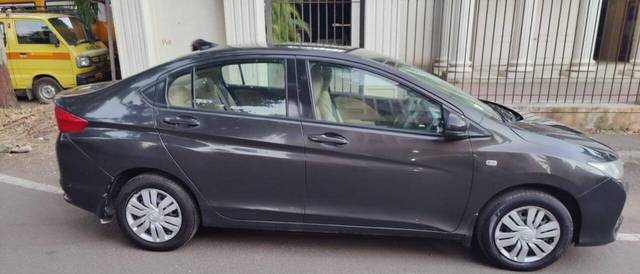 https://images10.gaadi.com/usedcar_image/3457672/original/zz1_crop_img_647ed567b18f7_1686033767.jpg?imwidth=6401