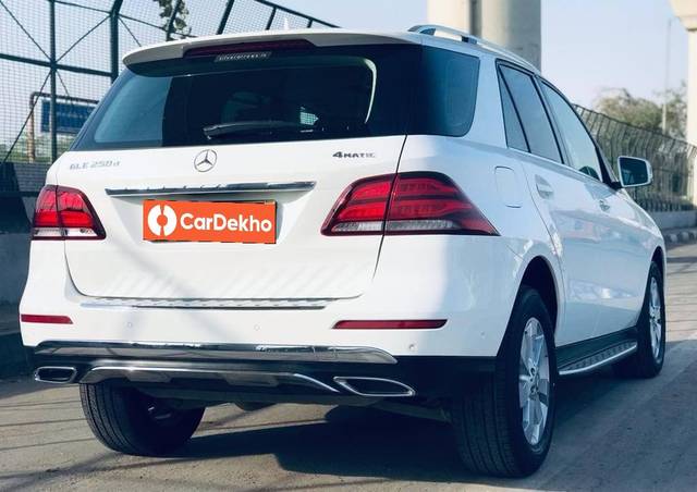 https://images10.gaadi.com/usedcar_image/3457695/original/used_car_2779622_1685089586_cd794658-a876-40d6-9a3f-817a9666d55d.jpg?imwidth=6402