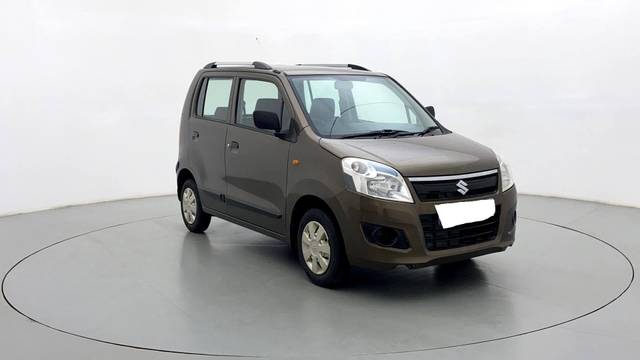 https://images10.gaadi.com/usedcar_image/3458040/original/usedcar_44_729931685095454_1685095464_acf2f203-e2d1-4c9c-bb51-bb2dfa306896.jpg?imwidth=6400